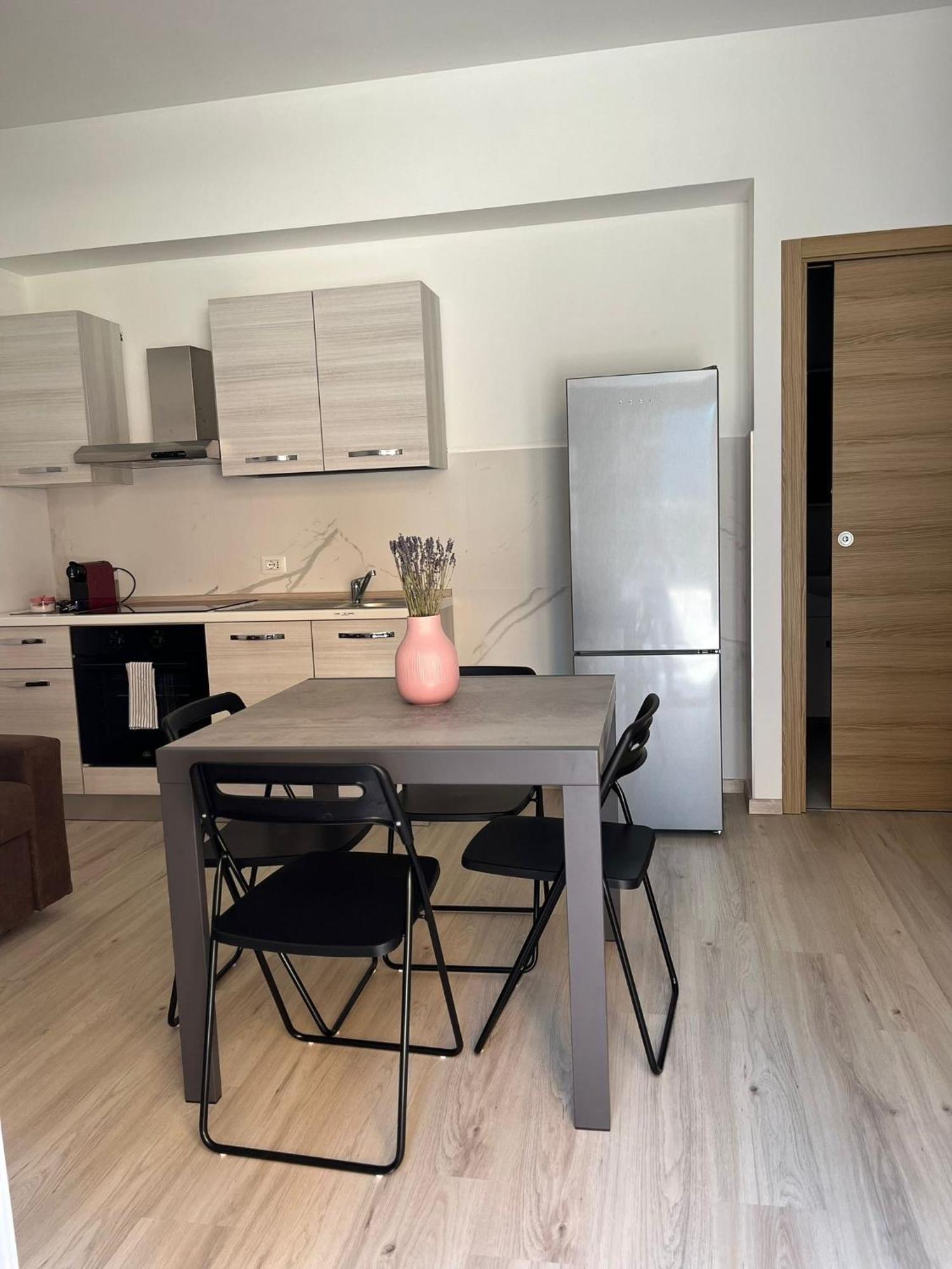 Villa Milano Apt. N. 5 Bagian luar foto